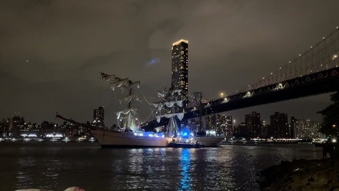 Mexican navy ship collides with Brooklyn Bridge injuring multiple